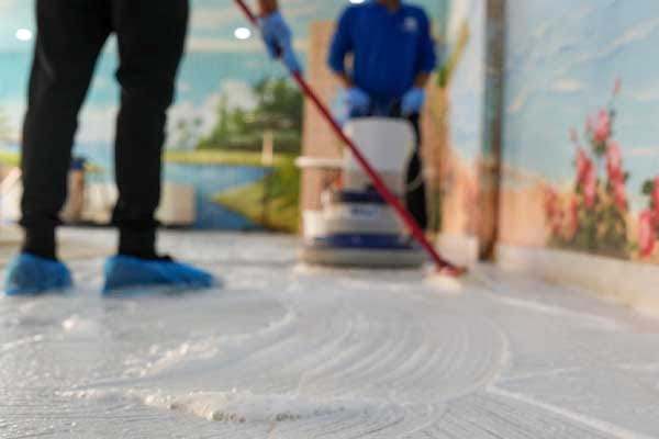 عمال شركة تنظيف بتبوك حنين العطوي